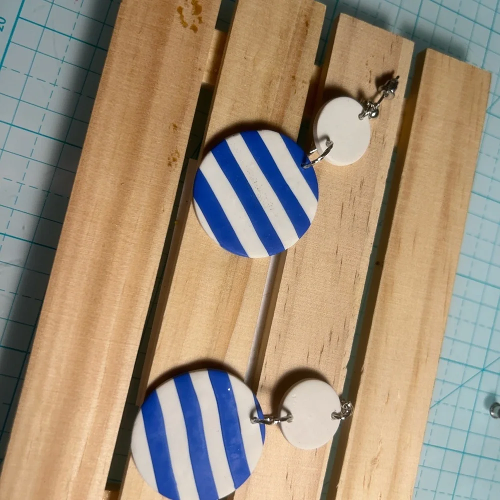 Earrings - Picture 3 of 3